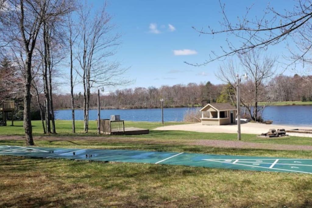 Walk To Pool & Beach - Spacious Gateway, Hot Tub, Game Room Pocono Country Place Zewnętrze zdjęcie